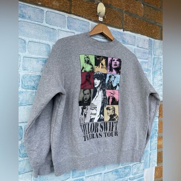 TAYLOR SWIFT THE ERAS TOUR HEATHER GRAY CREWNECK SMALL - Picture 2 of 5